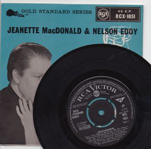 JEANETTE MACDONALD & NELSON EDDY, MOVIE MEMORIES - EP - looks unplayed